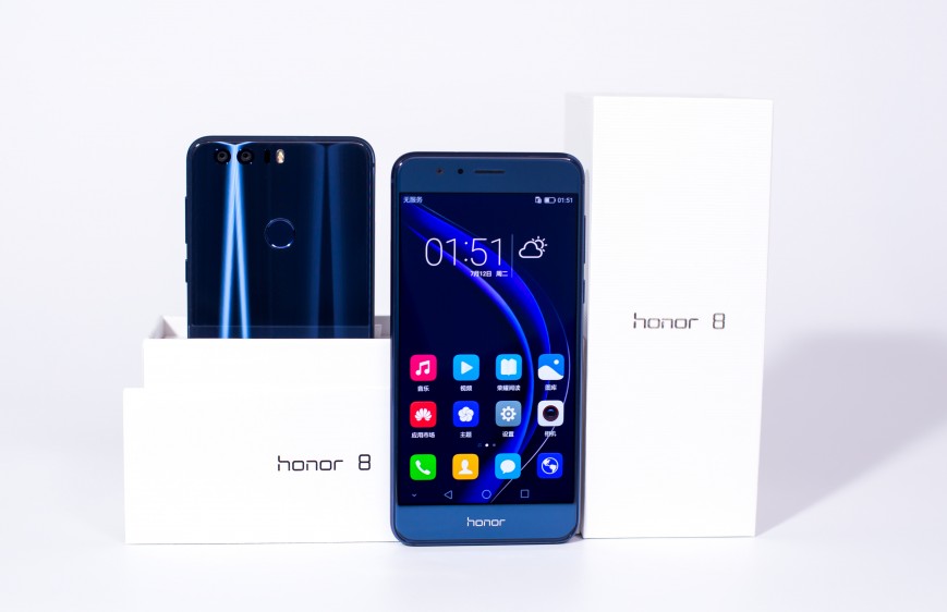 Стартовали продажи Huawei Honor 8 в Европе и России