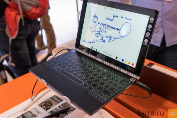 Lenovo может выпустить Yoga Book на Chrome OS