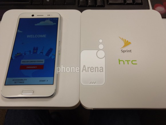 Смартфон HTC Bolt показался на живых фото
