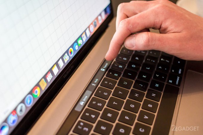 В США MacBook Pro с тачбаром запретили приносить на экзамены 