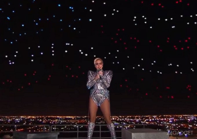 Леди Гага включила в своё шоу 300 дронов Intel (2 фото + 2 видео)