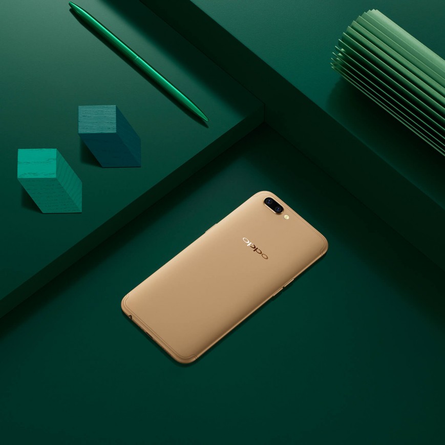 Oppo запускает R11 и R11 Plus с двойными камерами в продажу