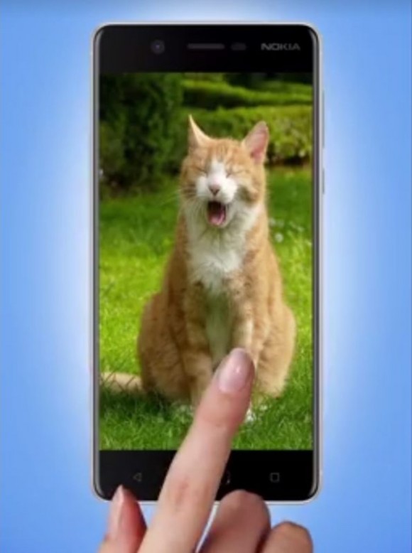 HMD показала Nokia 8 на видео с котиками