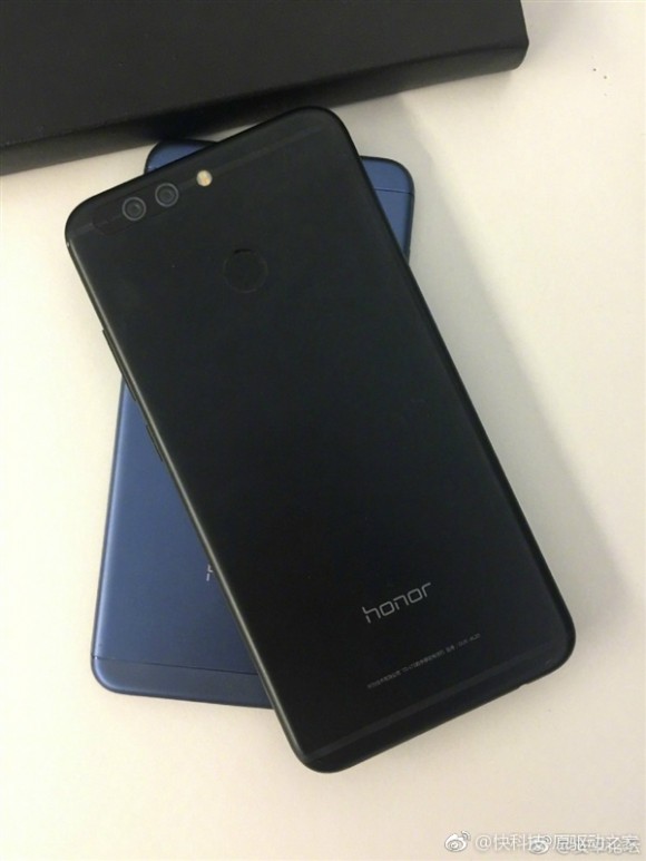 Потенциальный Huawei Honor V9 Mini показался на живых фото