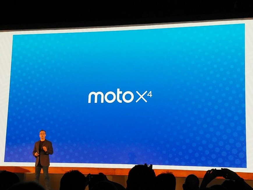 Moto X4 с двойной камерой представлен официально