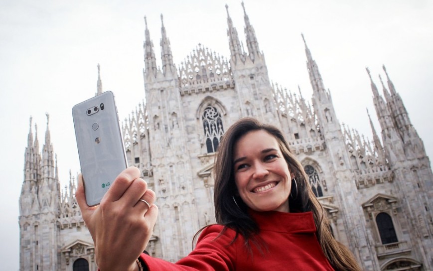 Флагманский смартфон LG V30 вышел в Европе