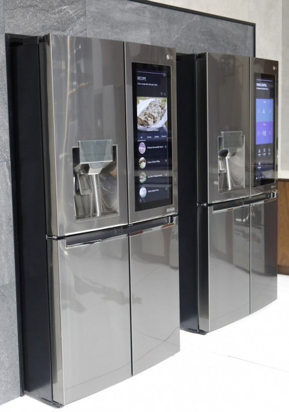 Смарт-холодильник LG InstaView ThinQ получил 29-дюймовый тачскрин