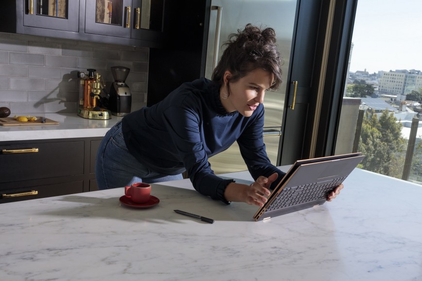 HP выпускает 15,6-дюймовую версию ноутбука-перевертыша Spectre x360
