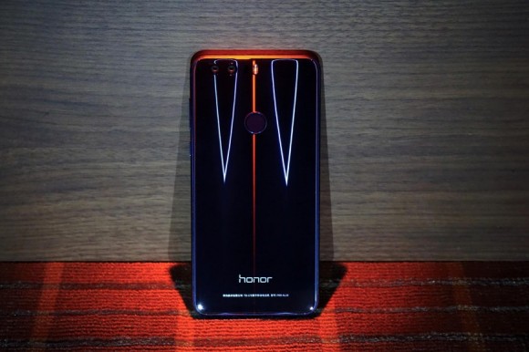 Huawei опровергла обновление смартфона Honor 8 до Android 8.0 Oreo