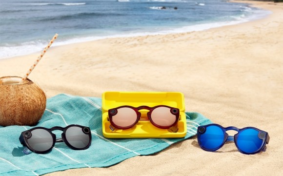 Snapchat представила новые очки Spectacles со встроенной камерой