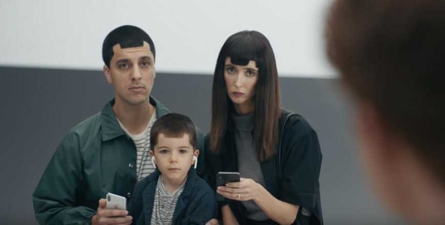 Samsung выпустила новые видео с критикой iPhone X