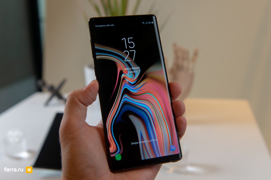 Складной смартфон Samsung получит гибкий экран Infinity-V