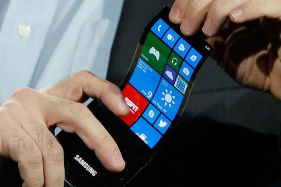 Гибкий смартфон Samsung получит два экрана