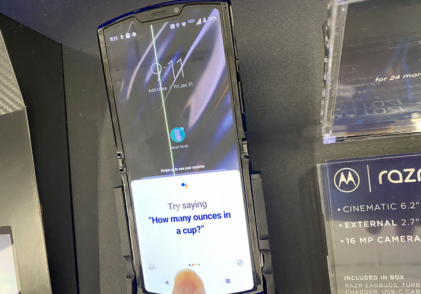 Обнаружены первые недостатки гибкой раскладушки Motorola Razr 2019