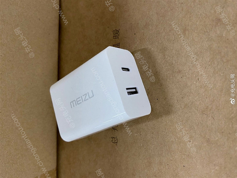 Опубликовано “живое” фото инновационного зарядного устройства нового флагманского Meizu 17