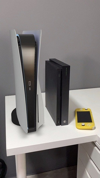 Размеры консолей PlayStation 5 и Xbox наглядно сравнили