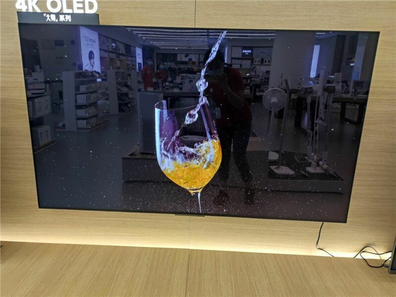 На фото попали первые OLED-телевизоры Xiaomi