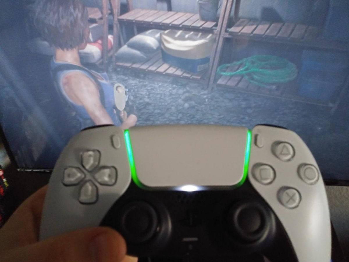 Геймпад PlayStation 5 умеет показывать состояние здоровья персонажа в игре