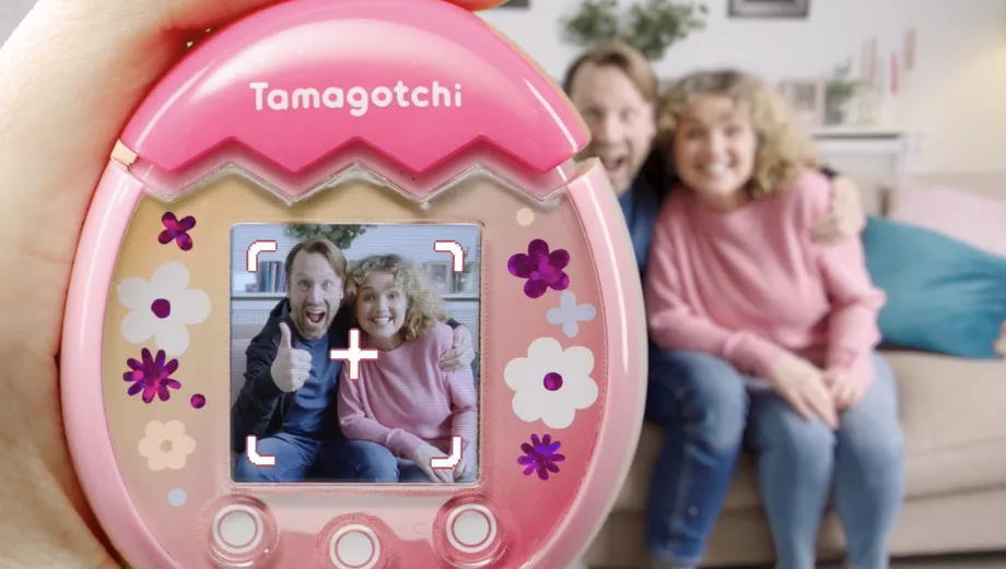 Создатели Тамагочи анонсировали новую версию игрушки с камерой и цветным экраном