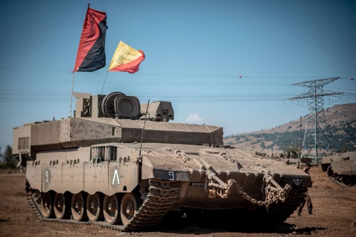 Израильские военные показали новейший тяжёлый бронетранспортер «Перег»