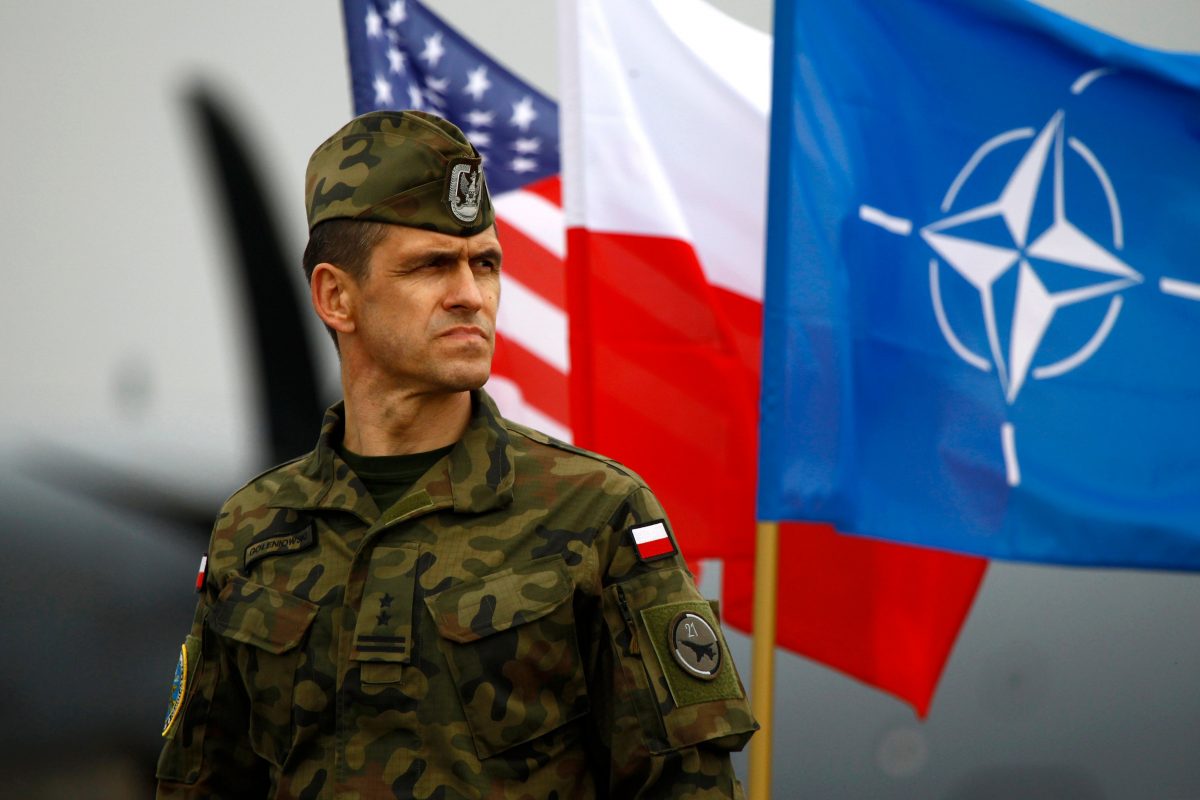 Эксперт рассказал, почему Европа довольствуется “американским” НАТО вместо собственного военного союза