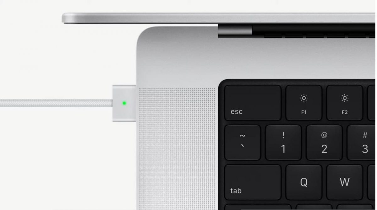 Apple представила полностью новый MacBook Pro с «чёлкой» в экране и с экстремальным процессором M1 Max