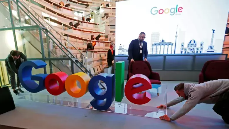 Бывший сотрудник Google рассказал о цензуре и сотрудничестве с разведкой США