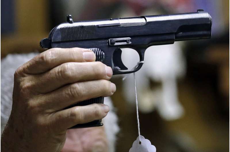 Почему опасно хранить дома пистолет