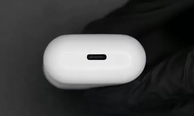 Созданы наушники Apple AirPods с портом как у Android