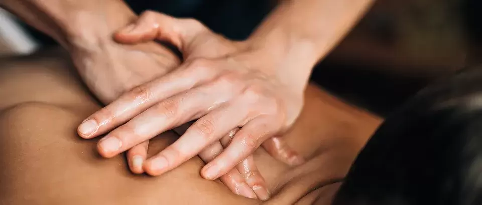 Как действует на организм человека массаж